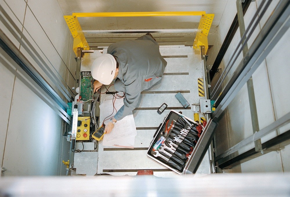 Asansör Montajı, Asansör Periyodik Bakım, Asansör Ruhsatlandırma, Asansör Proje Çözümü, Asansör Modernizasyon, İnsan Asansörleri, Yük Asansörleri, Araç Asansörleri, Engelli Asansörleri, Makine Daireli Asansörler, Makine Dairesiz Asansörler, Monşarj Asansörler, Yürüyen Merdivenler, Villa ve özel proje çözümleri